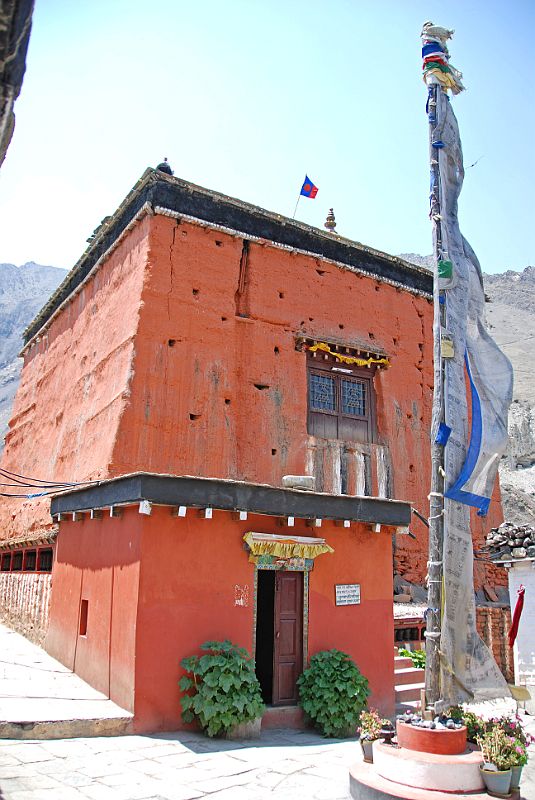 210 Kagbeni Keg Chode Thupten Samphel Ling Gompa The Keg Chode Thupten Samphel Ling gompa in Kagbeni was founded in 1429.